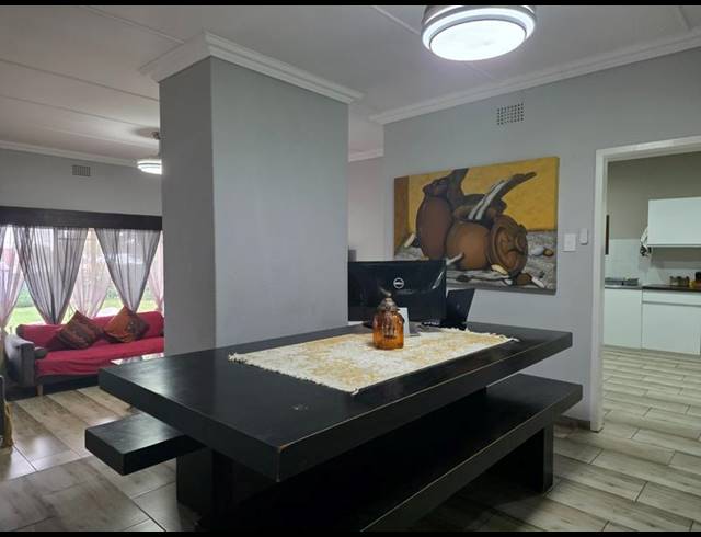 4 BEDROOM HOUSE FOR SALE IN MONUMENT